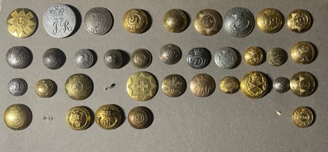 1 Georgian and early Victorian British Military buttons in stock Nov ...