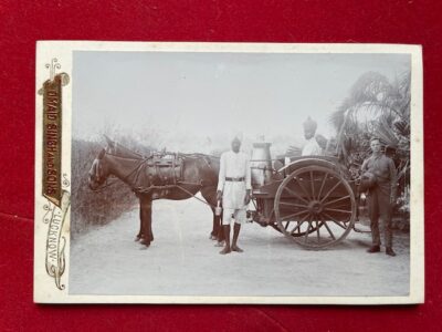 Lucknow. A delivery team from the Military Dairy with a HLI soldier i charger